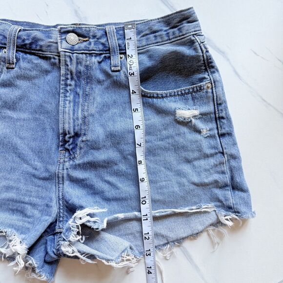 EUC Uniqlo Shorts Womens 25 Blue Denim Jean High Rise Cutoff Distressed Pockets - Picture 10 of 14